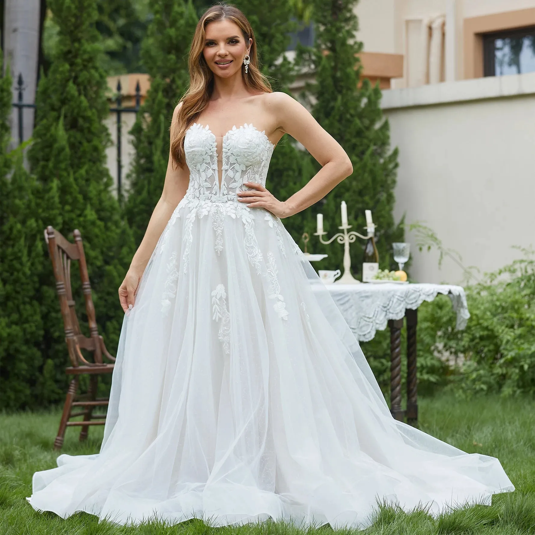 Elegant Sleeveless Sparkly Bridal Gown