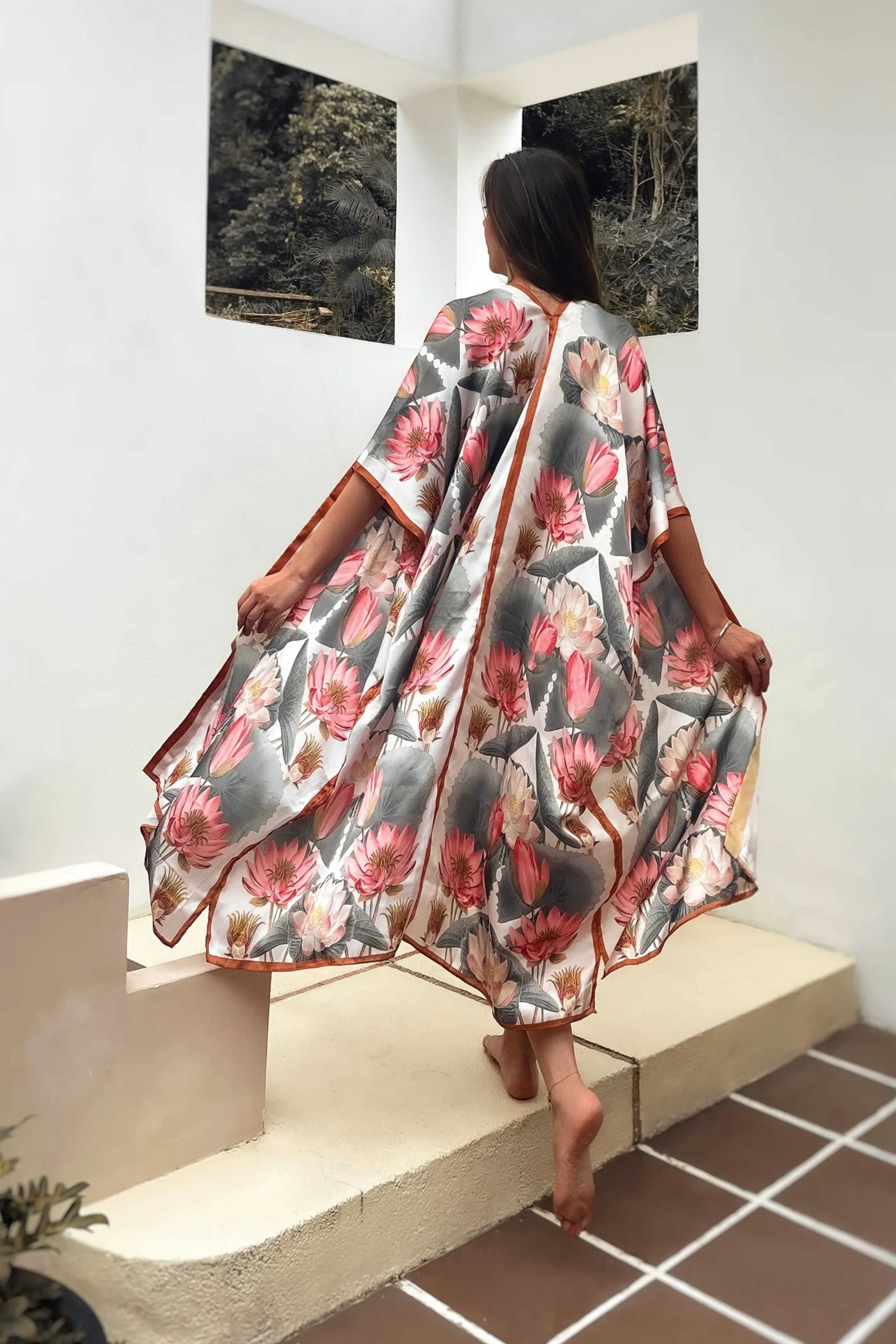 Kimono Lotus