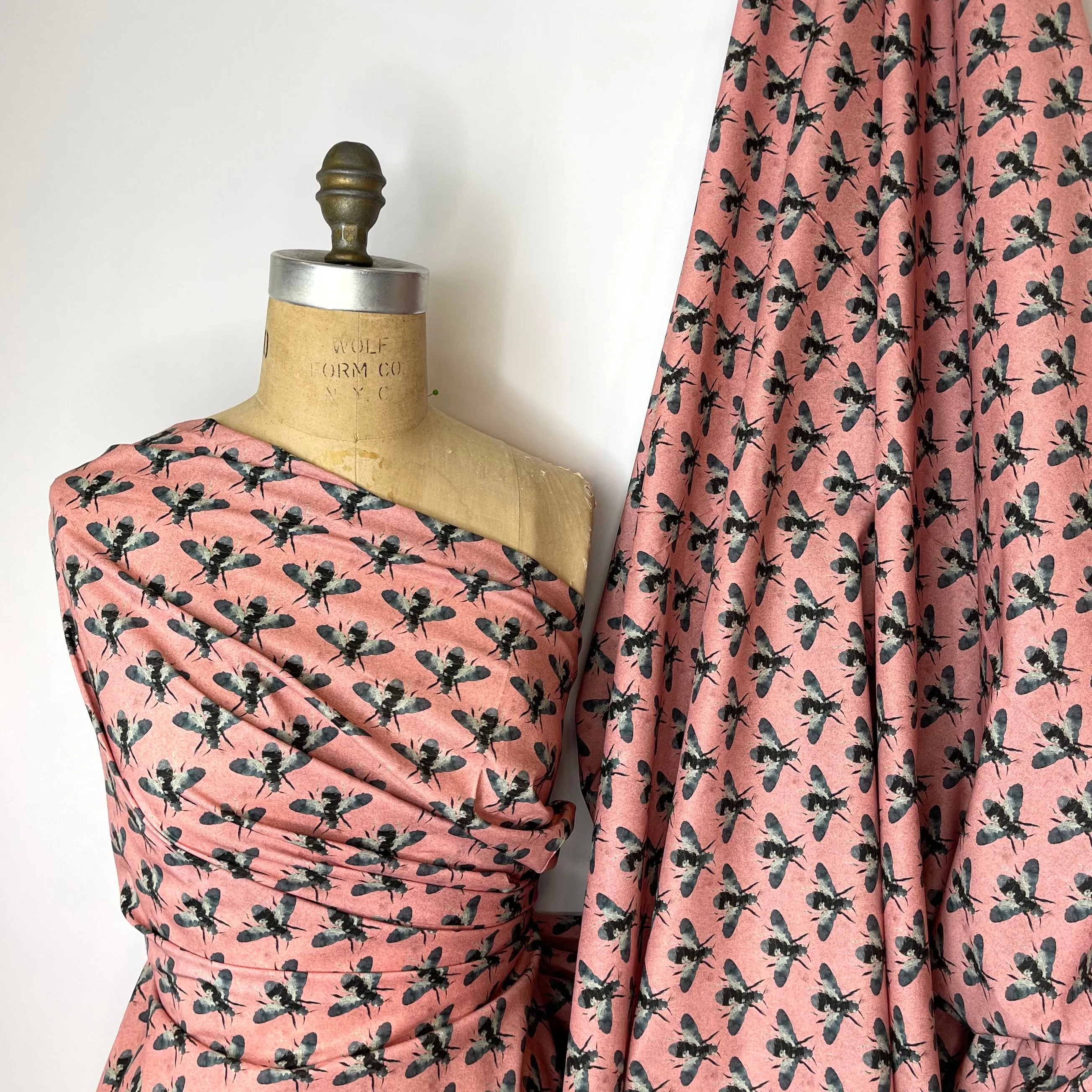 LADY MCELROY Honey Bees Cotton Lawn