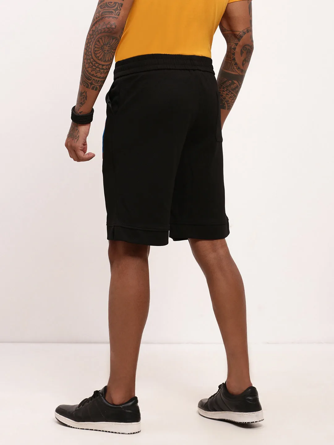 Men Black Solid Mid-Rise Shorts